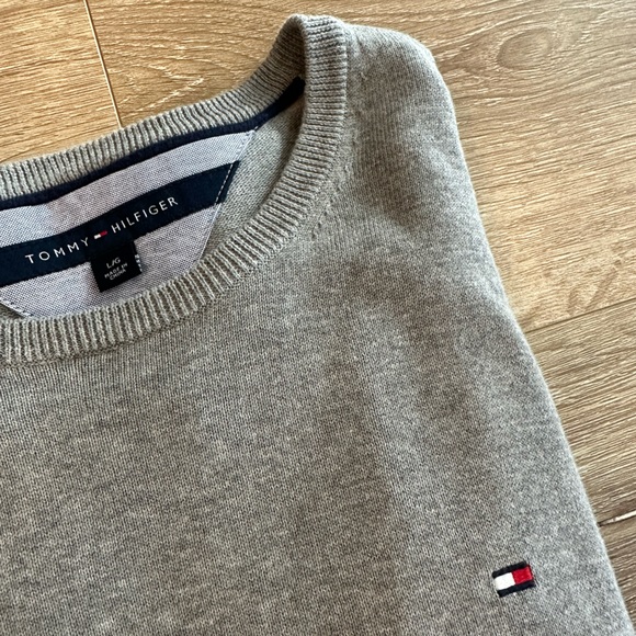 Tommy Hilfiger Sweater - Picture 4 of 5